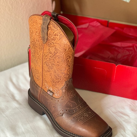 Justin Boots - Picture 3 of 5